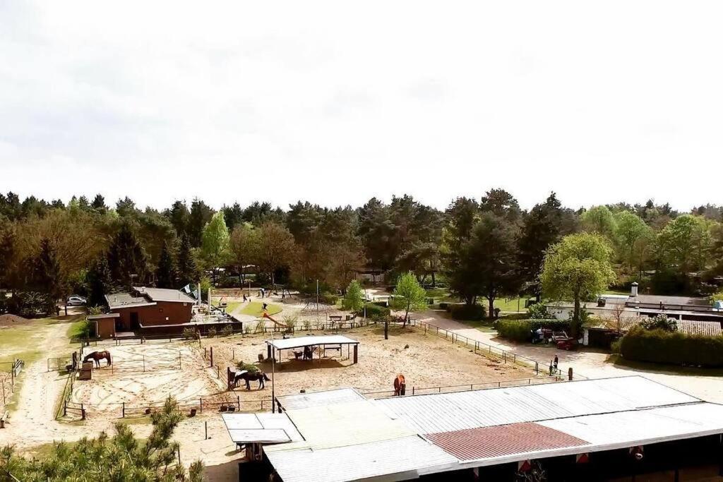 Sfeervol Chalet In Het Bos 넌스피트 외부 사진